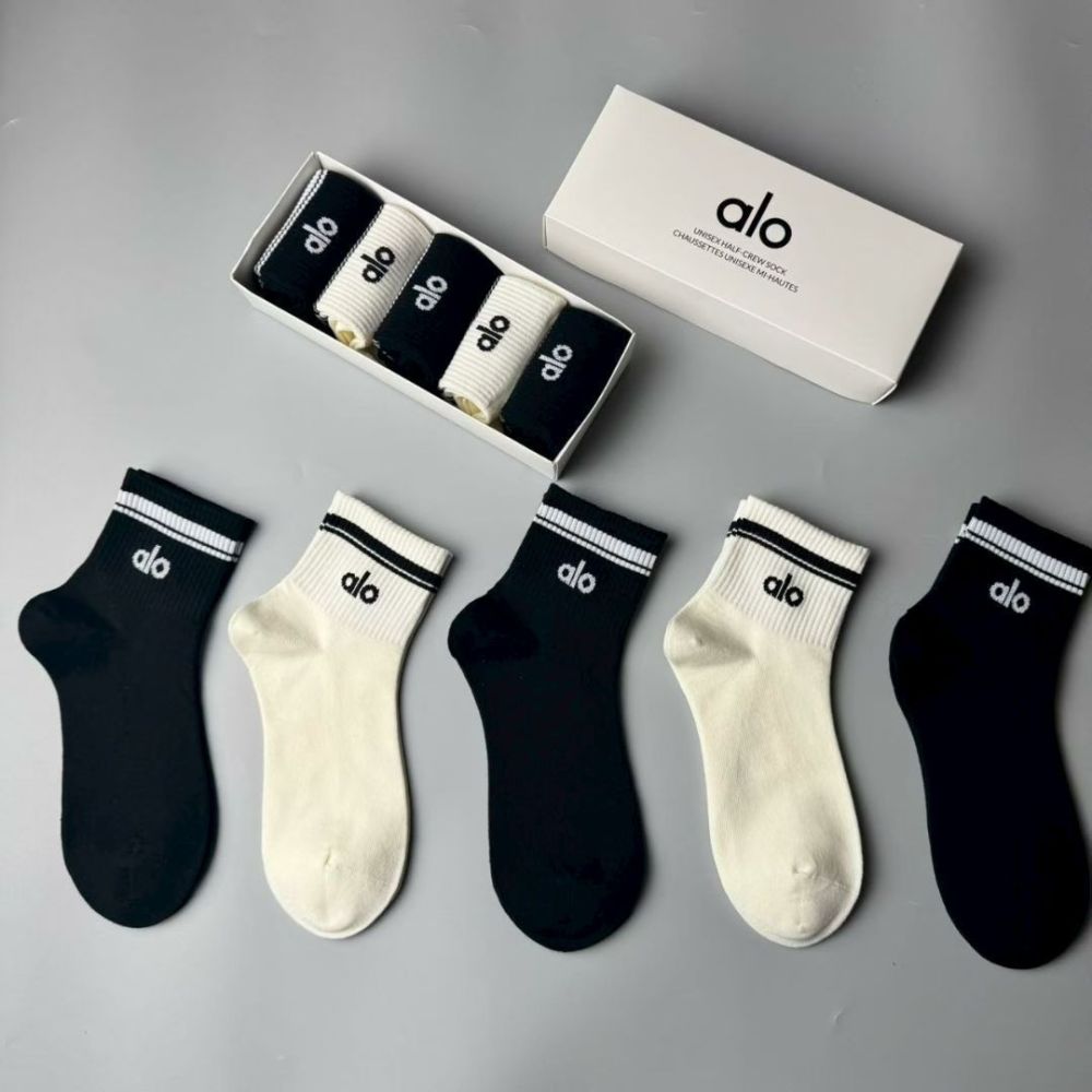 Alo socks with box