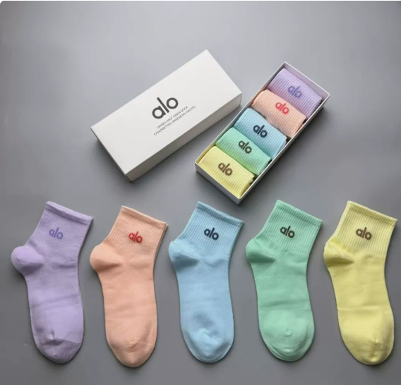 Alo socks with box