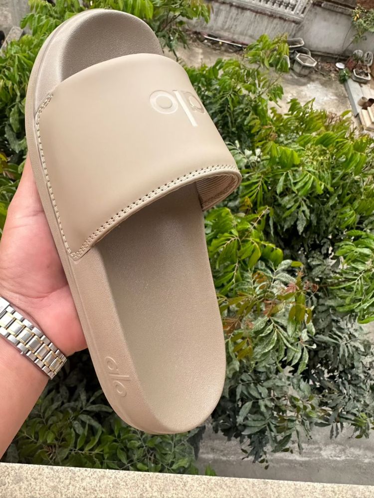 Alo male and female slipper