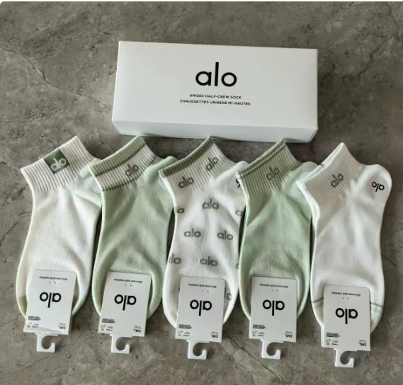 Alo socks with box