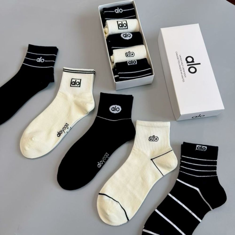 Alo socks with box