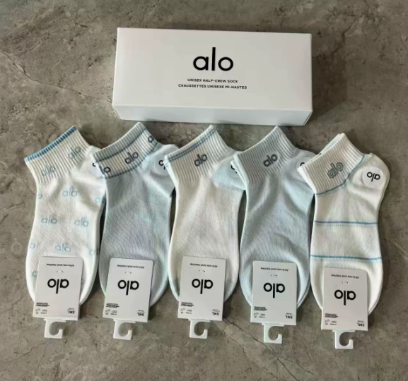 Alo socks with box