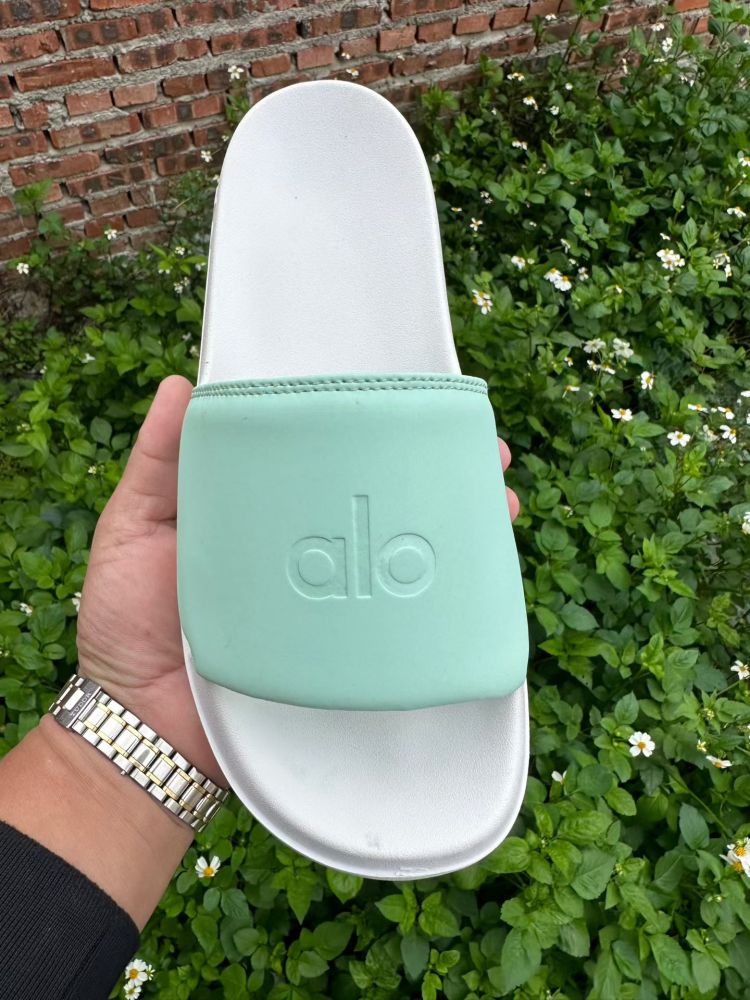 Alo male and female slipper