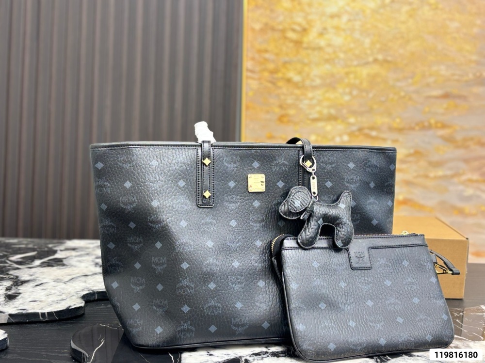 MCM's latest shopping bag