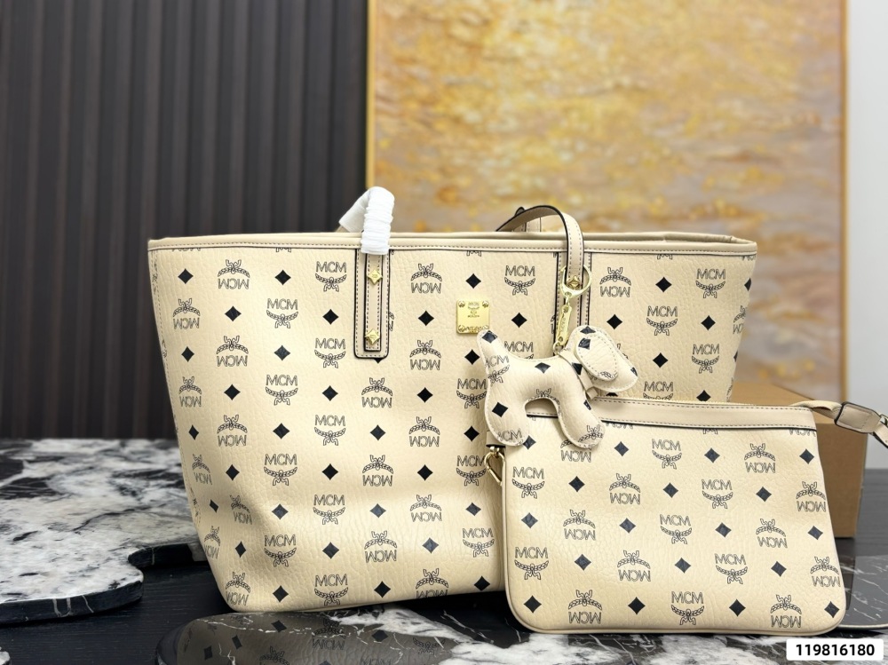MCM's latest shopping bag