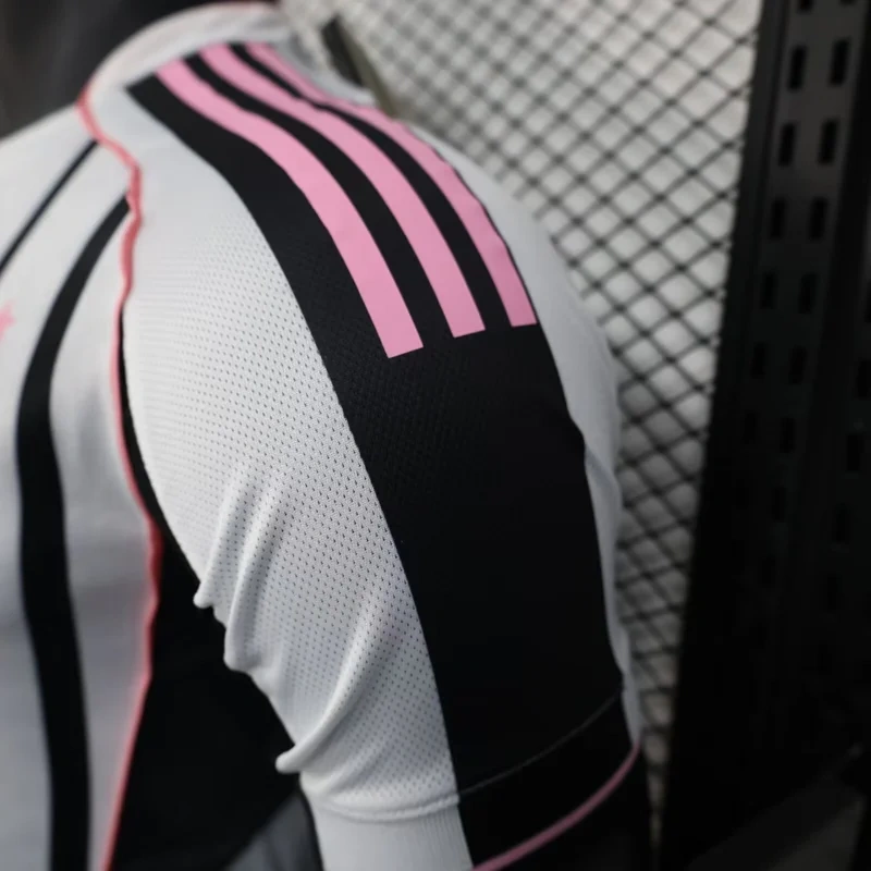 Juventus Home Football jersey( Player Version) 2025/2026  Size : S-2XL