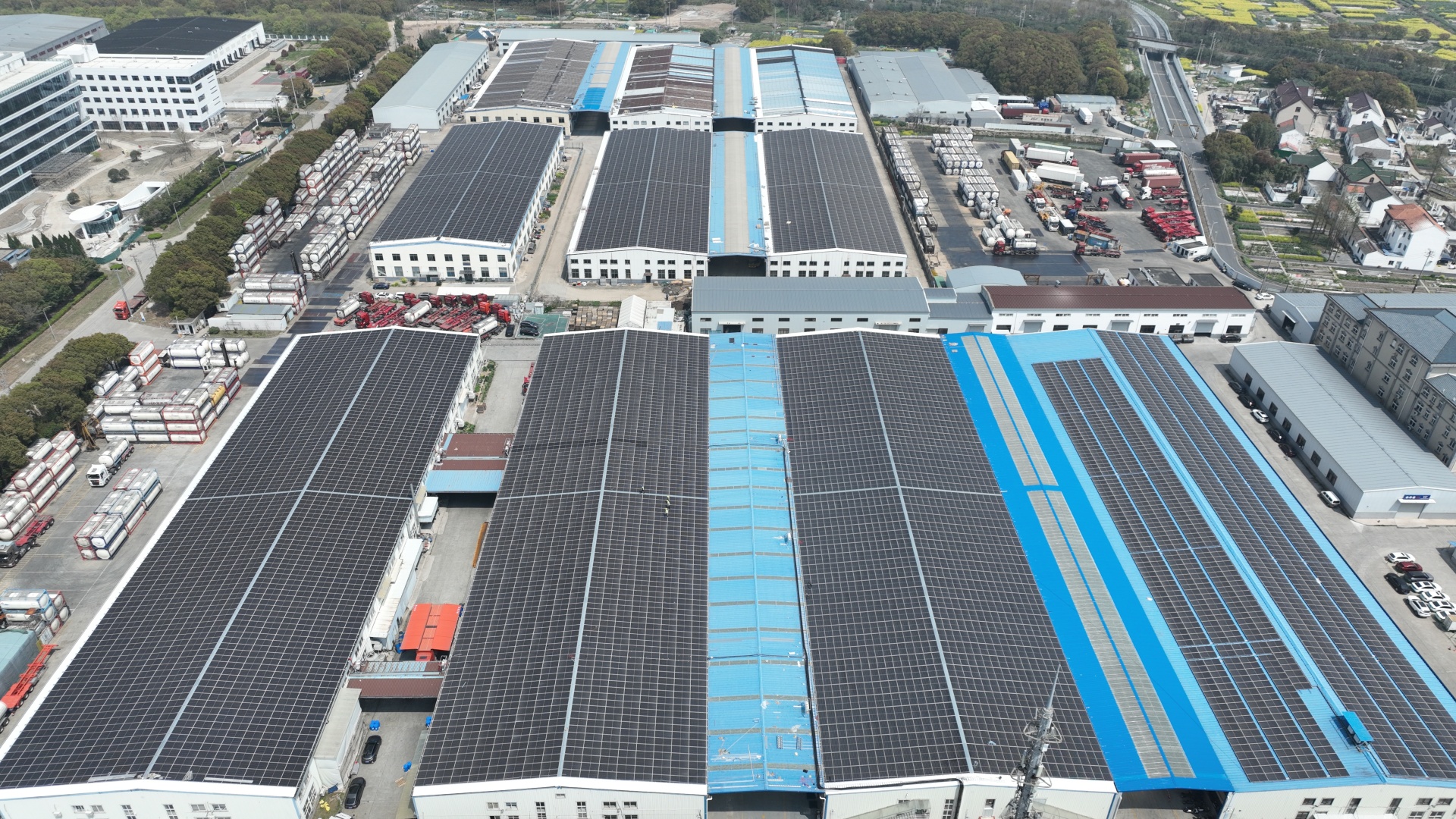 BIPV solar facade detail