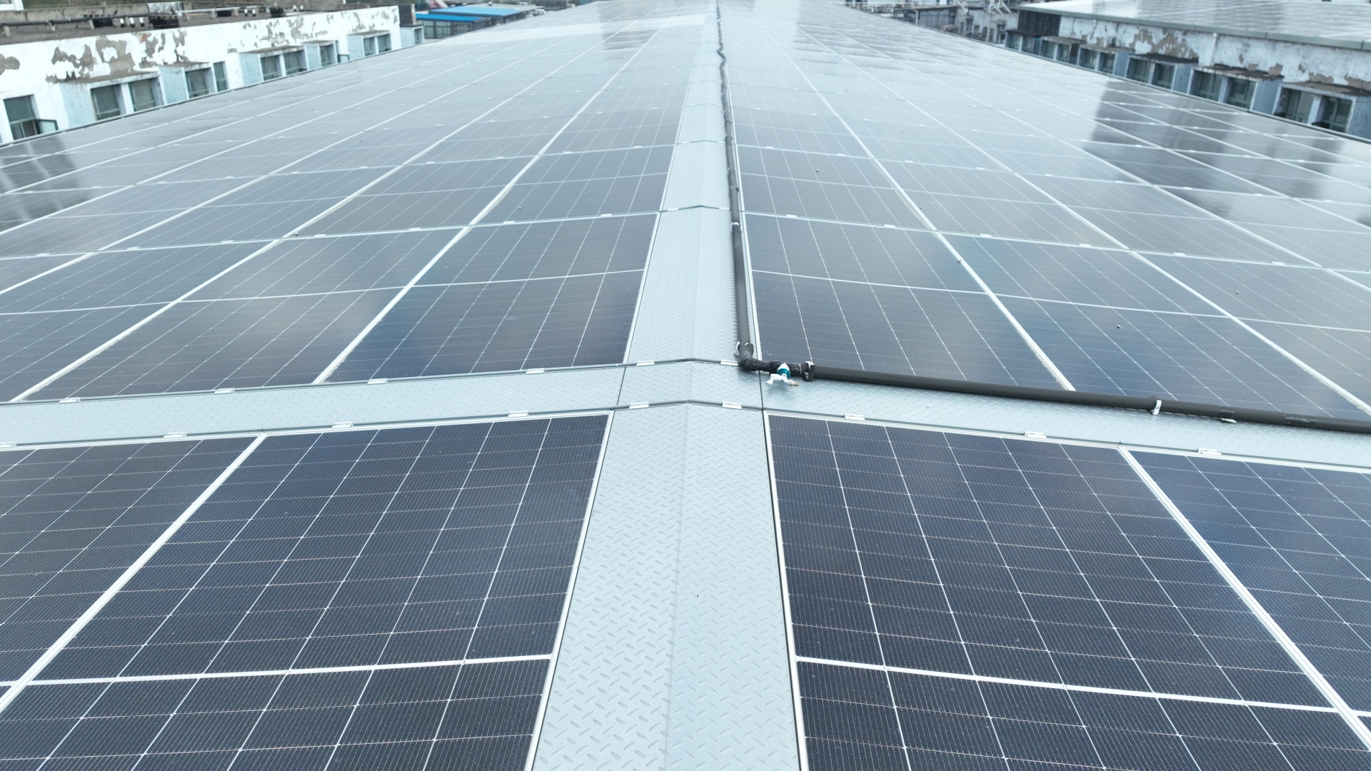 Residential BIPV roof
