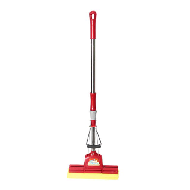 Cây lau nhà dạng lăn dày, chắc chắn, thấm hút tốt, dùng trong gia đình.
