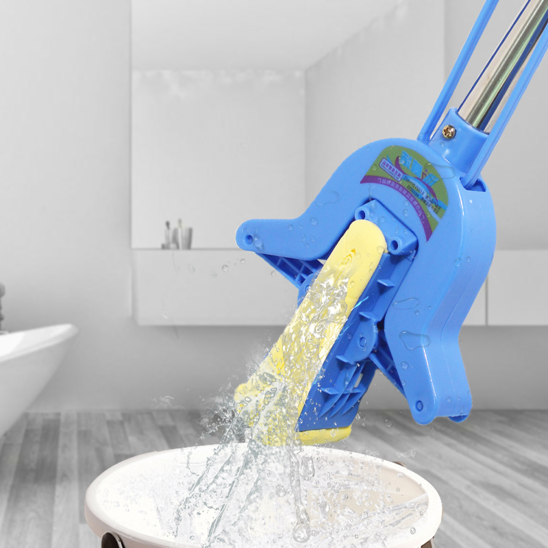 Cây lau nhà gấp gọn tiện dụng cho gia đình và phòng tắm.