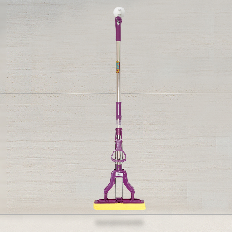 Hands-Free Folding Squeeze Mop