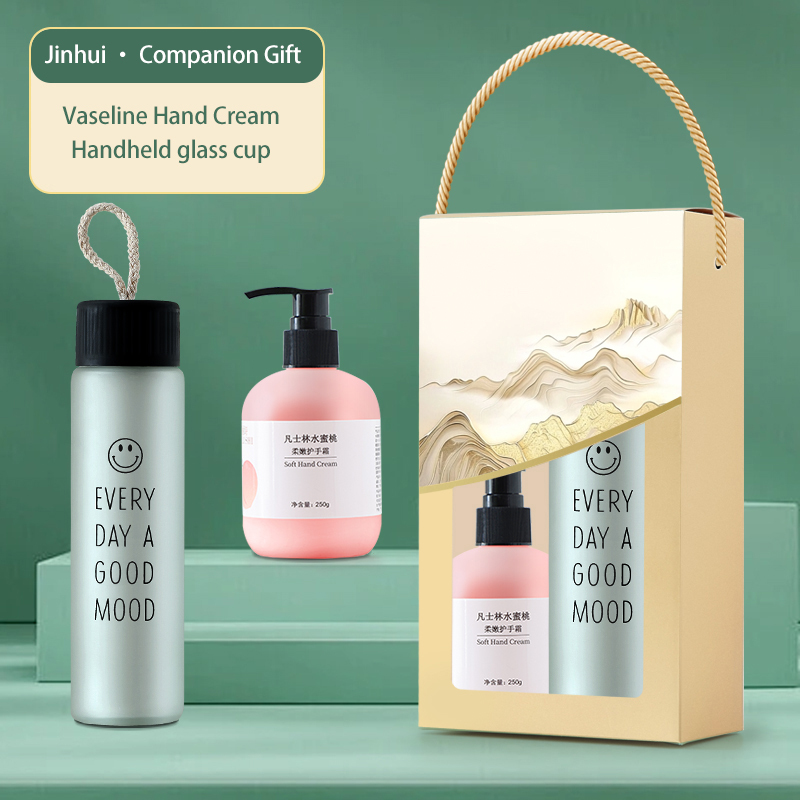 The creative landscape gift set (two pieces) includes a thermos, towel, and hand cream. Customization is available, making it an ideal gift choice for families, offices, and couples.