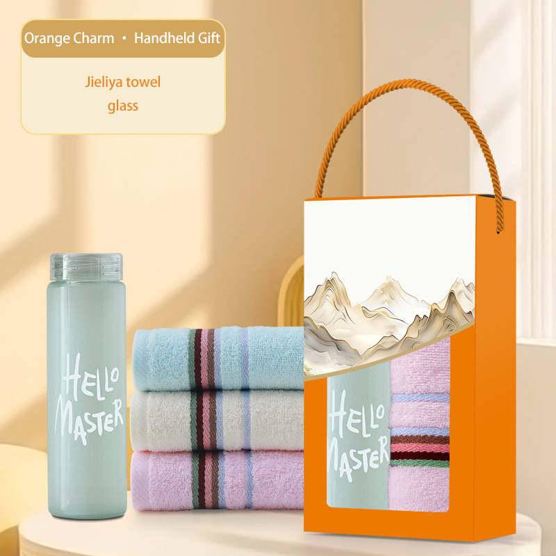 The creative landscape gift set (two pieces) includes a thermos, towel, and hand cream. Customization is available, making it an ideal gift choice for families, offices, and couples.