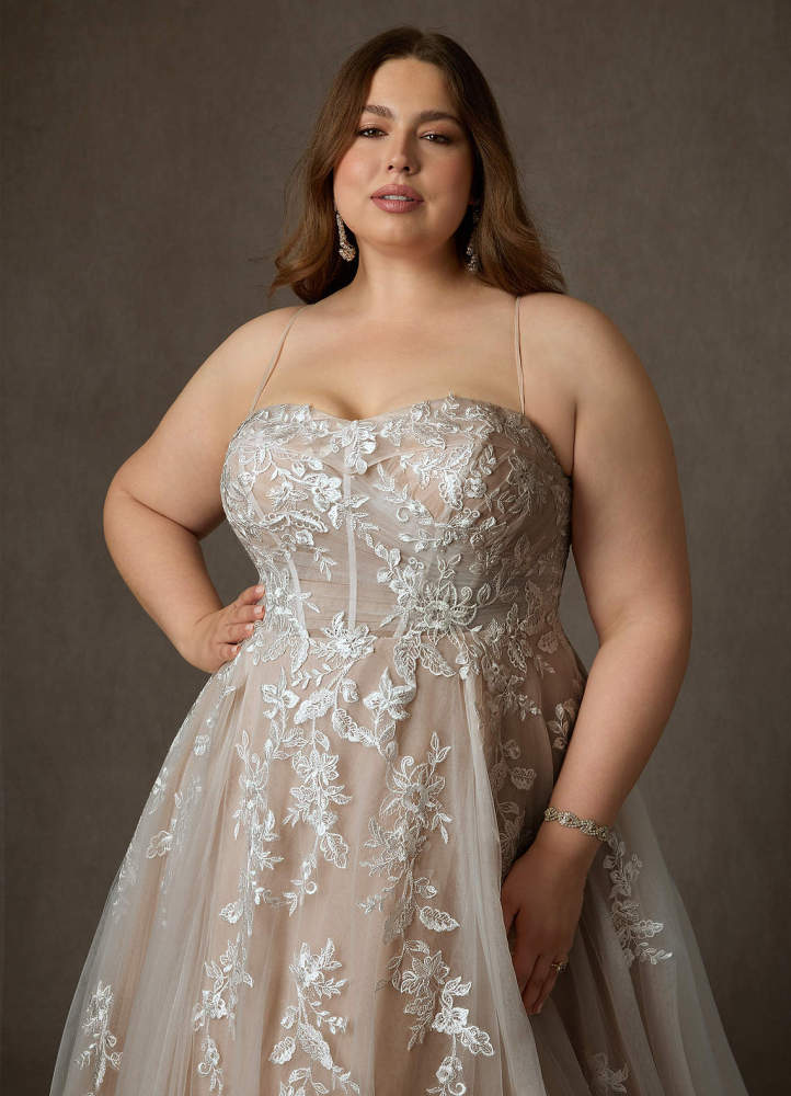 elyessen  Diamond White Ball-Gown Strapless Lace Dress