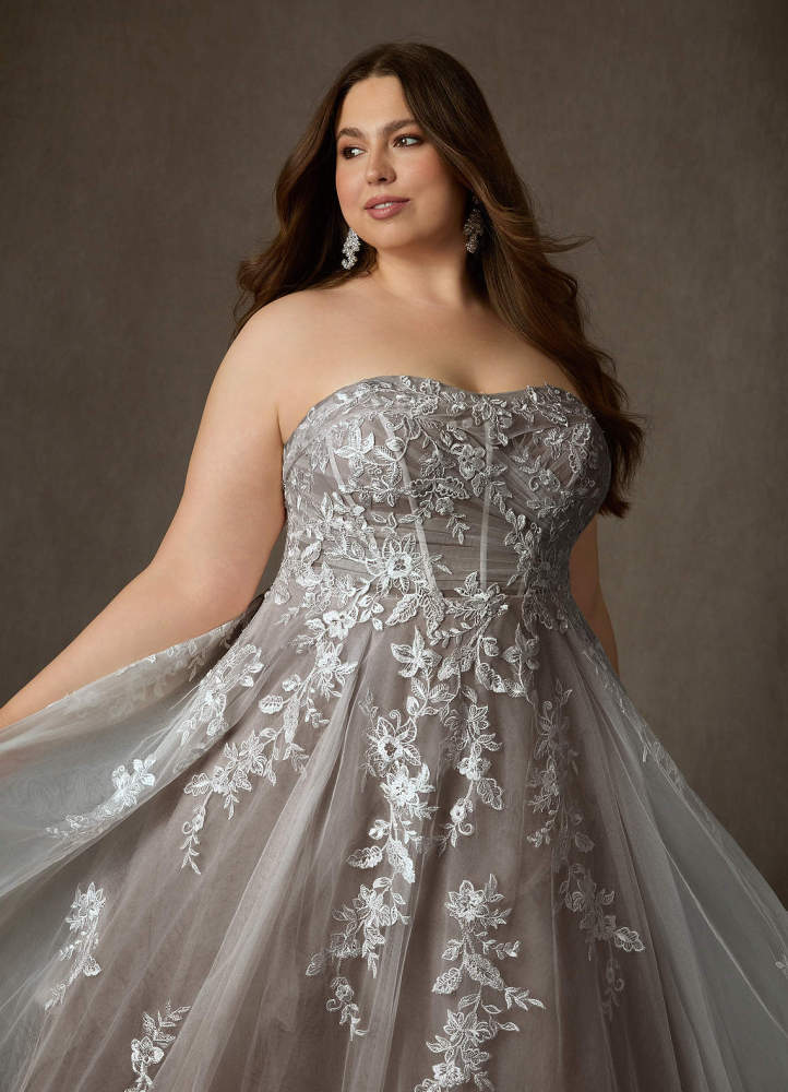elyessen  Diamond White Ball-Gown Strapless Lace Dress