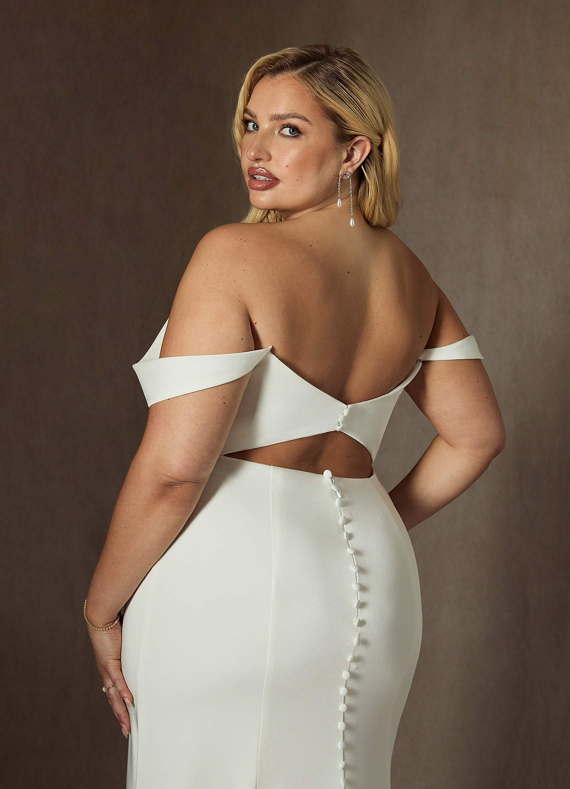 elyessen Moonlight Diamond White Mermaid Scoop Pleated Crepe Back Satin Dress
