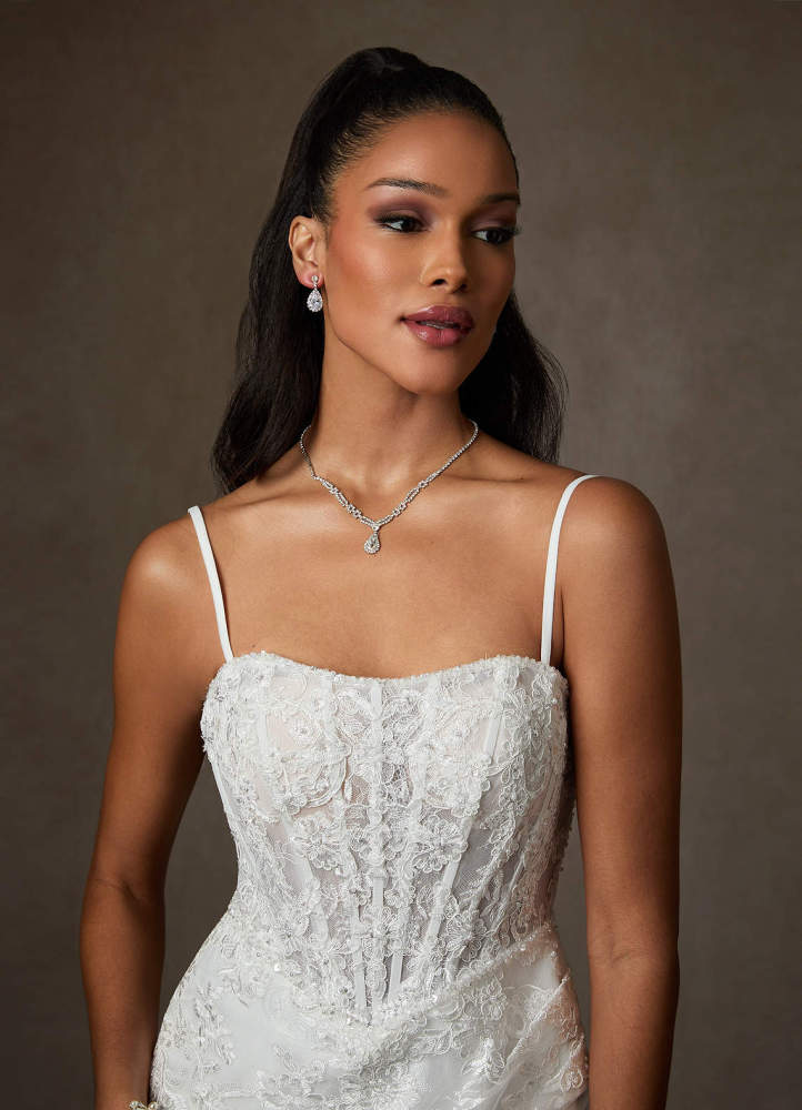 elyessen Hari Diamond White Sheath Sweetheart Neckline Lace Dress