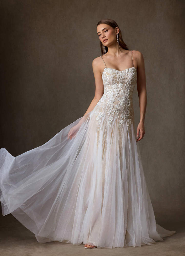elyessen Diamond White A-Line Sweetheart Neckline Lace Dress