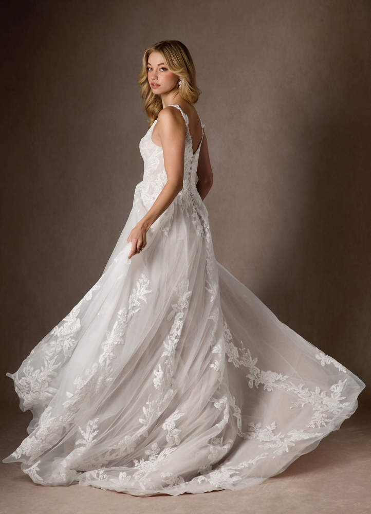 elyessen  Diamond White A-Line V-Neck Sequins Tulle Dress