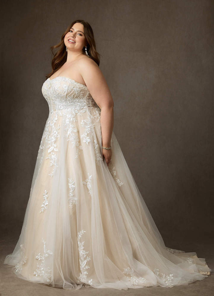elyessen  Diamond White Ball-Gown Strapless Lace Dress