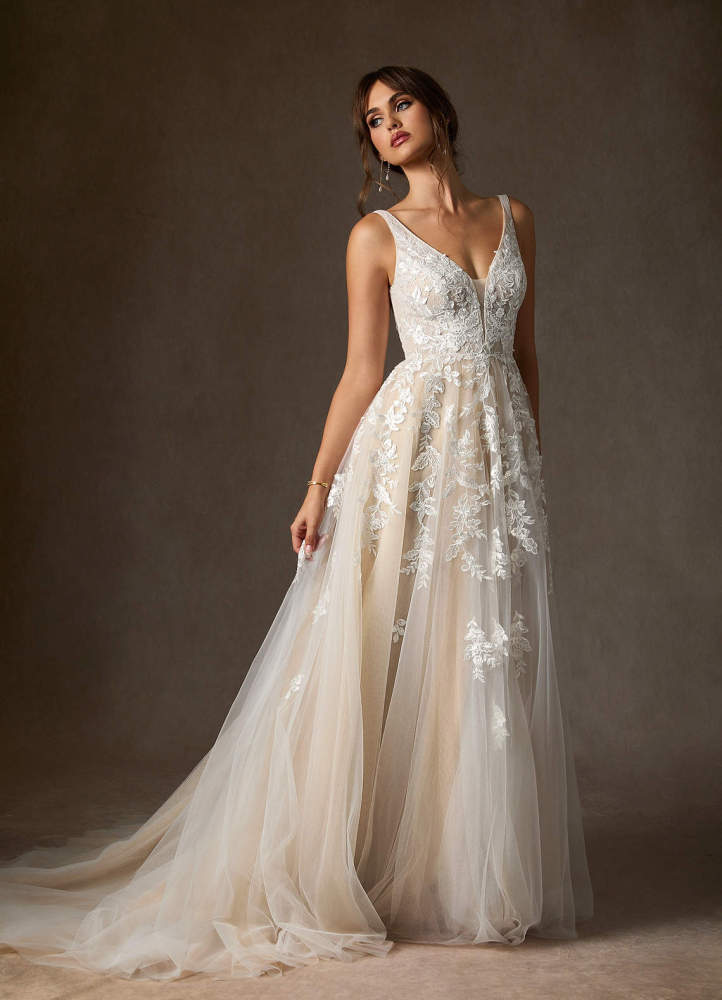elyessen  Free pannier Diamond White A-Line V-Neck Sequins Tulle Dress