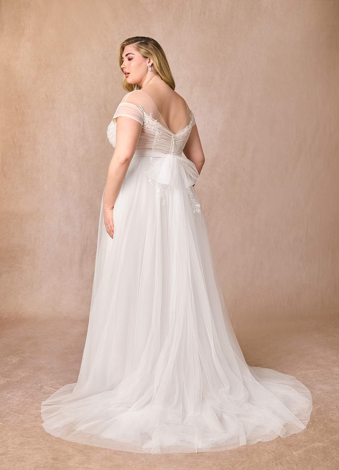elyessen Cindy Diamond White A-Line Illusion Off-The-Shouler Lace Tulle Dress