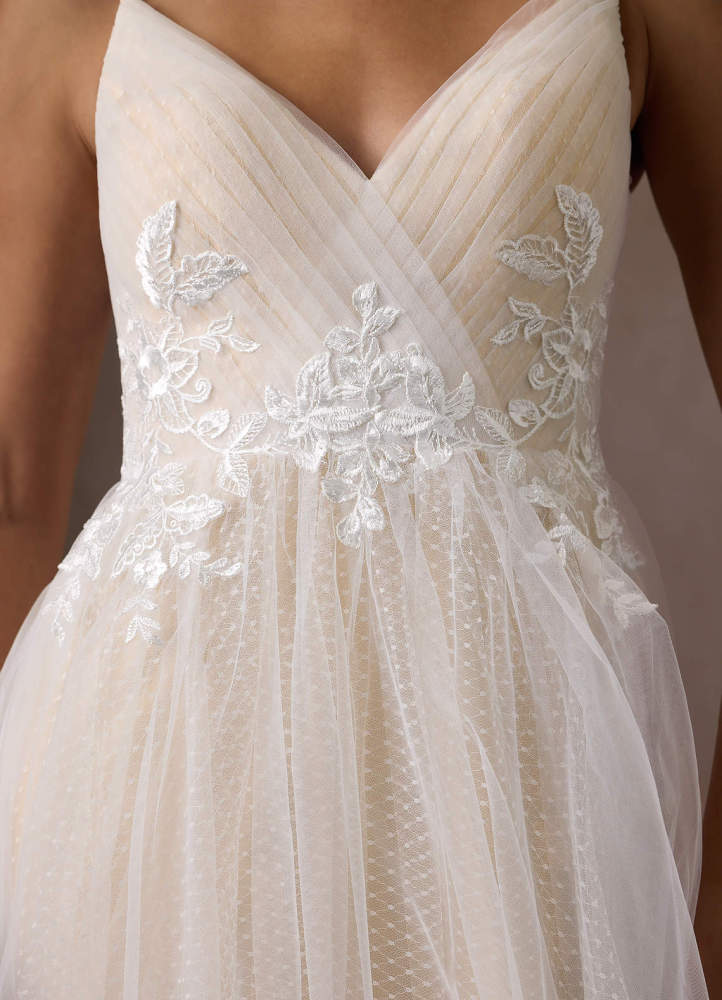 elyessen Diamond White A-Line V-Neck Sequins Tulle Dress