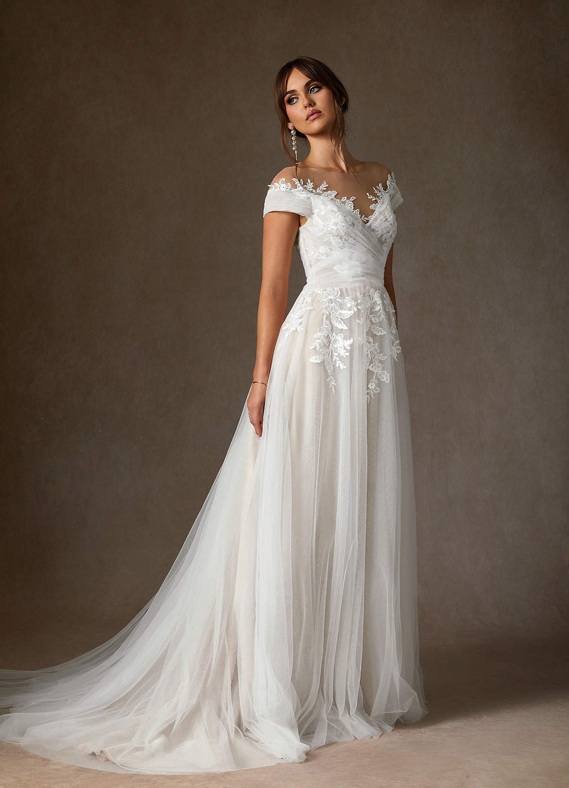 elyessen  Diamond White A-Line Illusion Off-The-Shouler Lace Tulle Dress