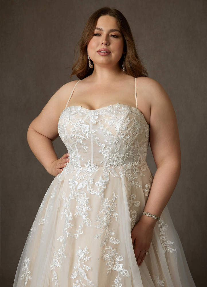 elyessen  Diamond White Ball-Gown Strapless Lace Dress