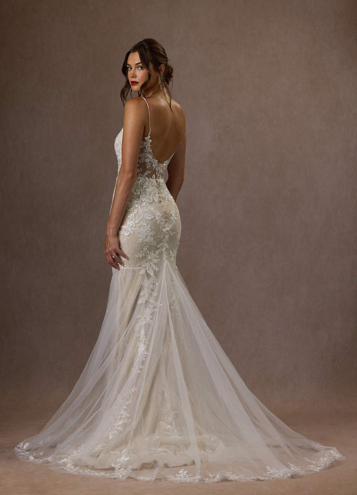 elyessen  Diamond White Mermaid V-Neck Sequins Tulle Dress