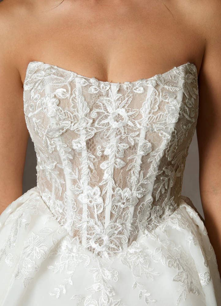 elyessen  Diamond White Ball-Gown Strapless Lace Dress