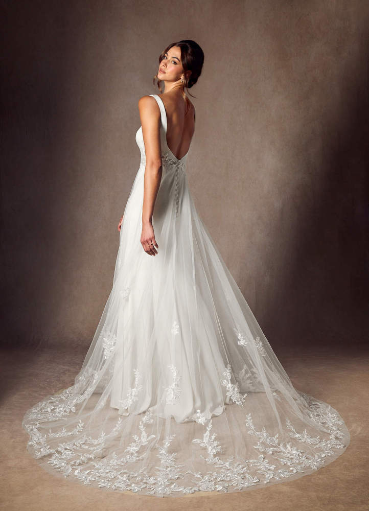 elyessen Ebony Diamond White A-Line Sequins Crepe Back Satin Dress