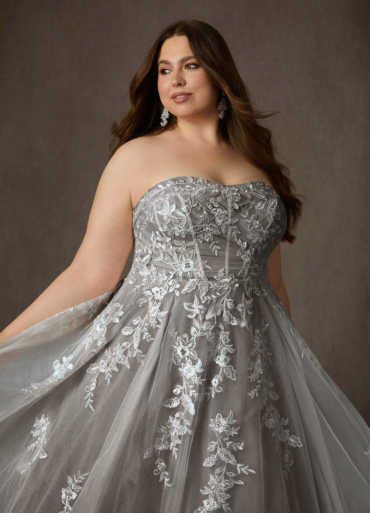 elyessen  Diamond White Ball-Gown Strapless Lace Dress