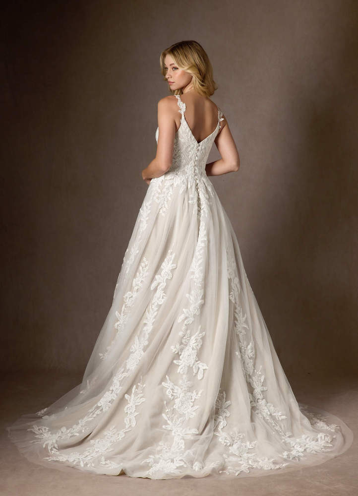 elyessen  Diamond White A-Line V-Neck Sequins Tulle Dress