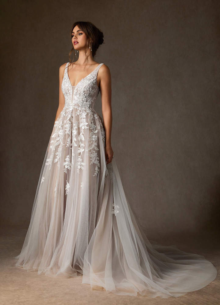 elyessen  Free pannier Diamond White A-Line V-Neck Sequins Tulle Dress