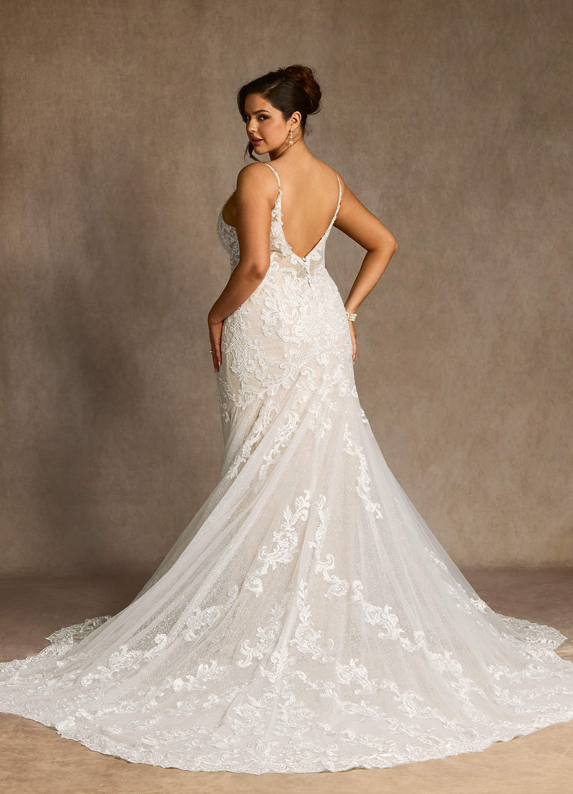 elyessen  Diamond White Mermaid V-Neck Lace Dress