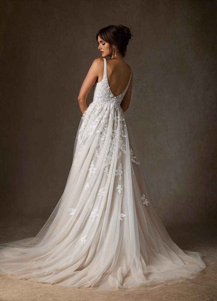 elyessen Sorella Free pannier Diamond White A-Line V-Neck Sequins Tulle Dress