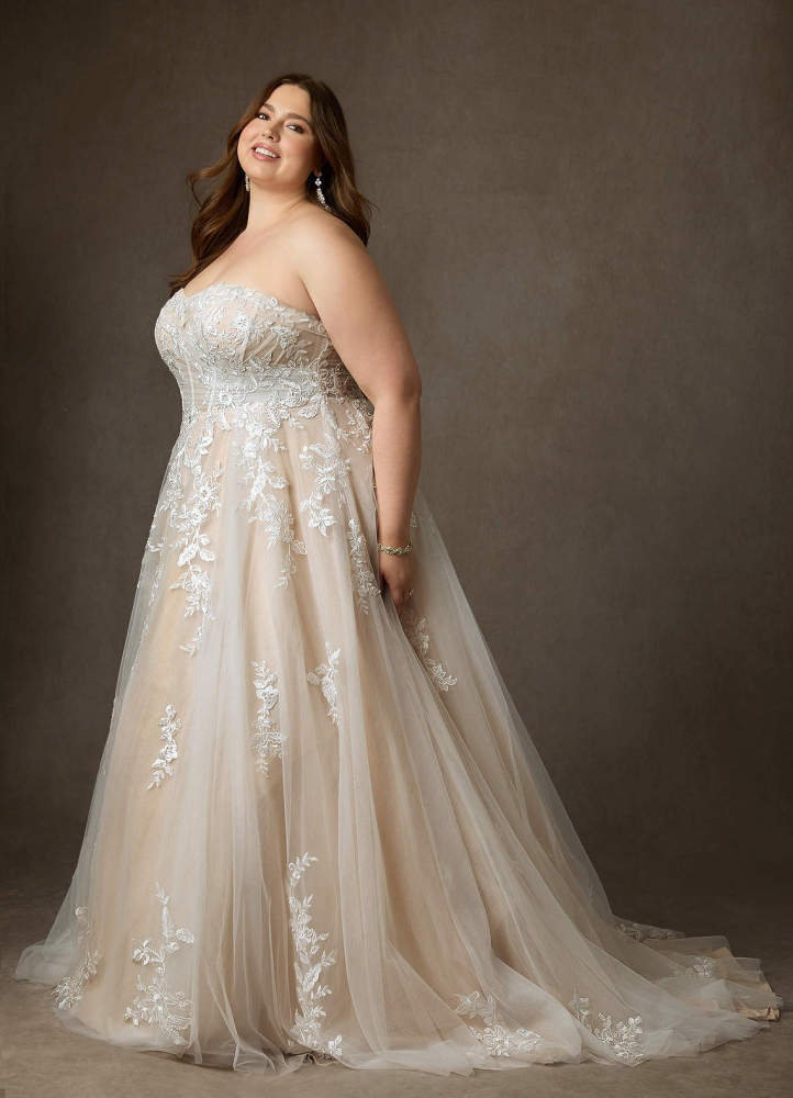 elyessen  Diamond White Ball-Gown Strapless Lace Dress