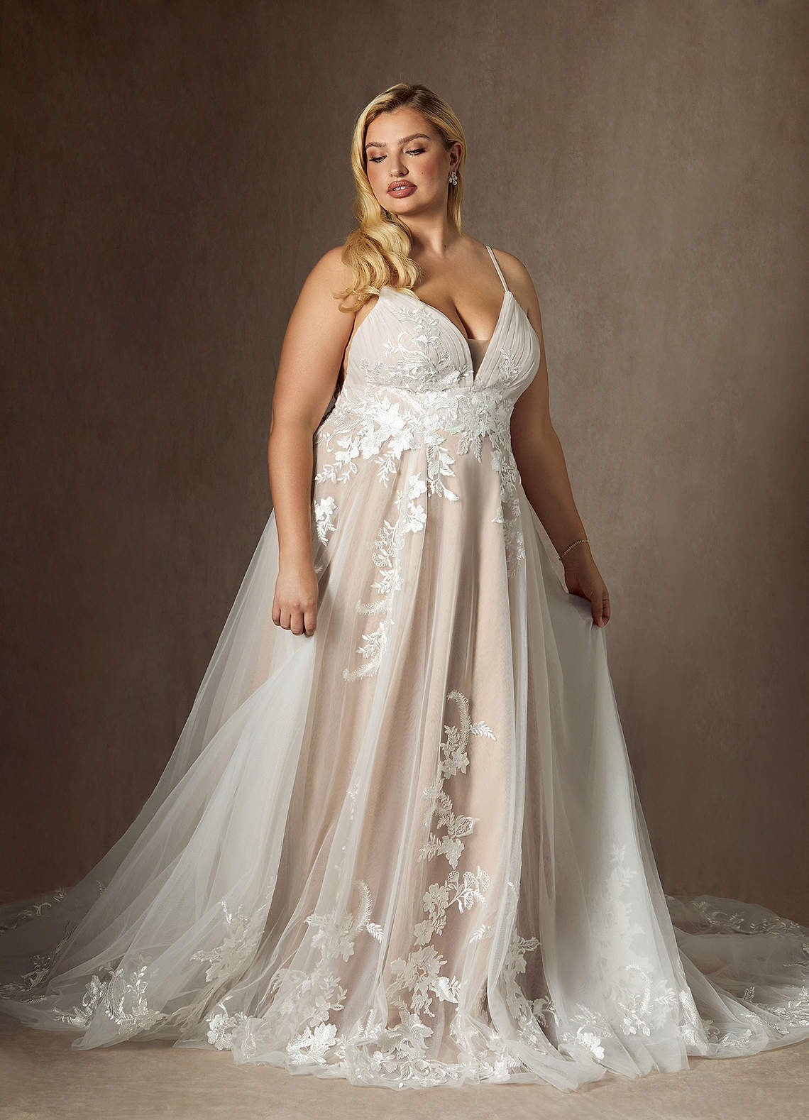 elyessen  Diamond White A-Line V-Neck Sequins Tulle Dress