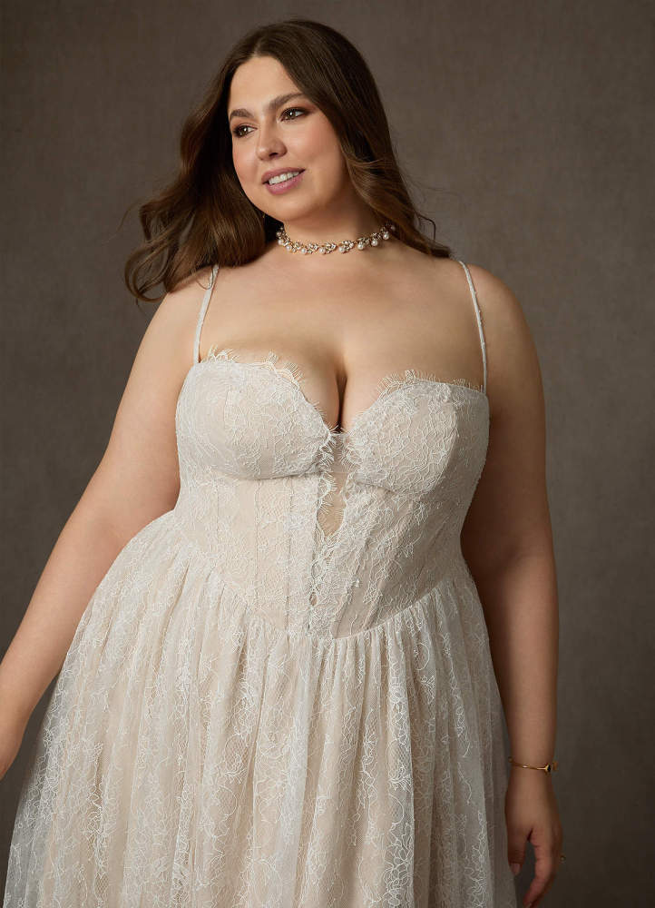 elyessen  Diamond White A-Line Strapless Lace Dress