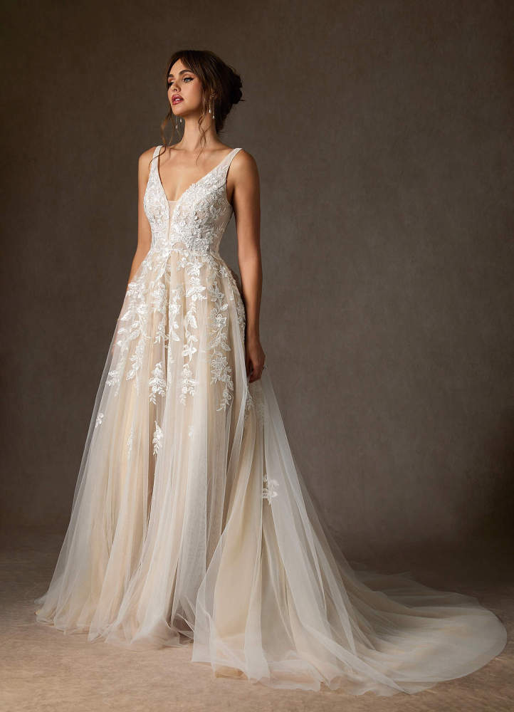 elyessen  Free pannier Diamond White A-Line V-Neck Sequins Tulle Dress