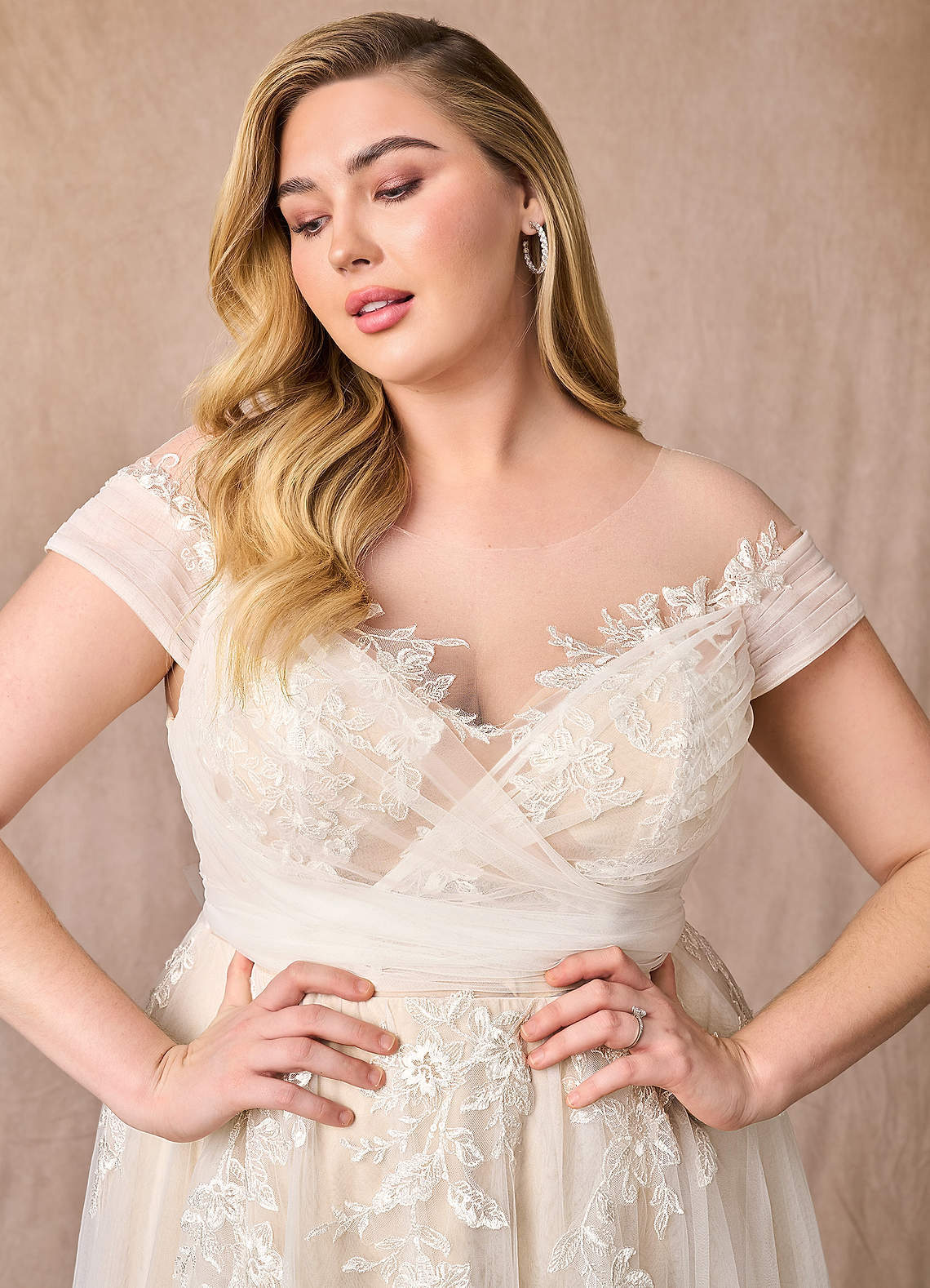 elyessen  Diamond White A-Line Illusion Off-The-Shouler Lace Tulle Dress