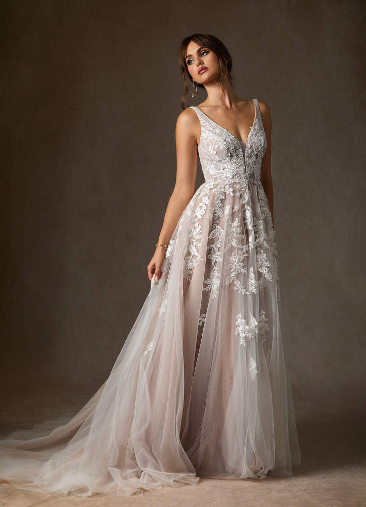 elyessen  Free pannier Diamond White A-Line V-Neck Sequins Tulle Dress