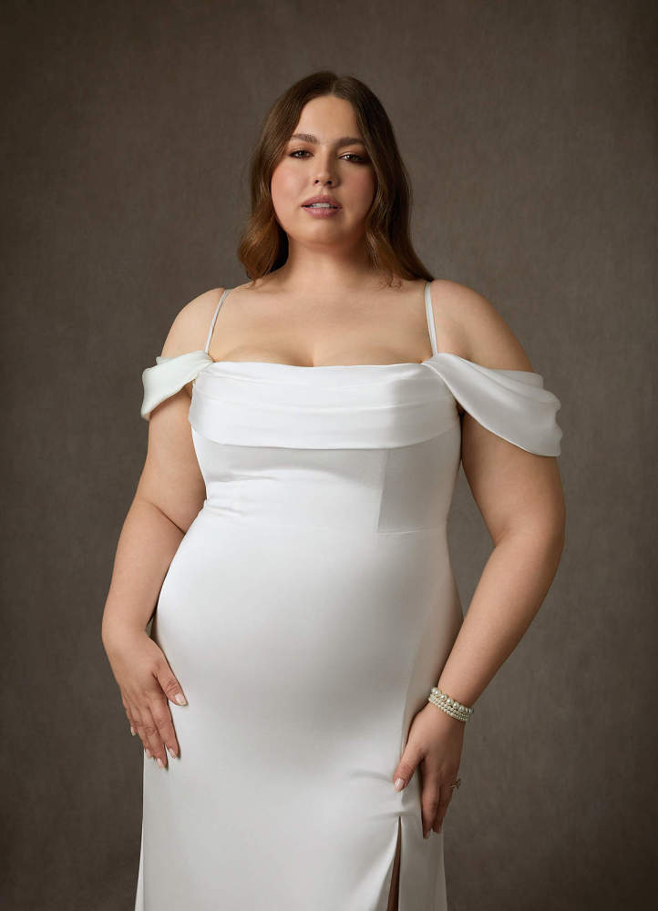 elyessen  Stretch Diamond White Sheath Side Slit Stretch Satin Dress