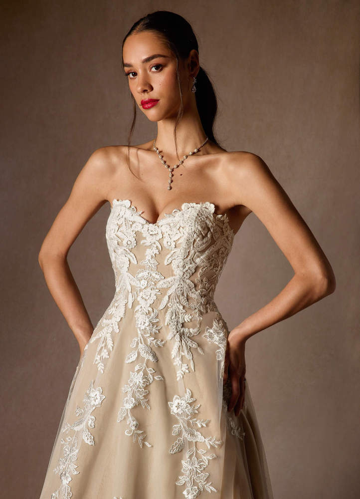 elyessen  Diamond White Ball-Gown Strapless Lace Dress