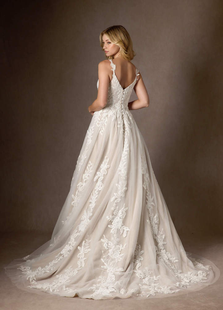 elyessen  Diamond White A-Line V-Neck Sequins Tulle Dress