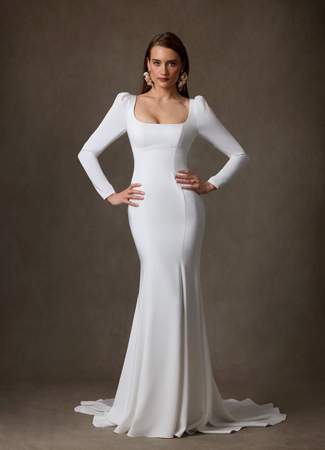 elyessen Seraphina Diamond White Mermaid Square Neckline Crepe Back Satin Dress