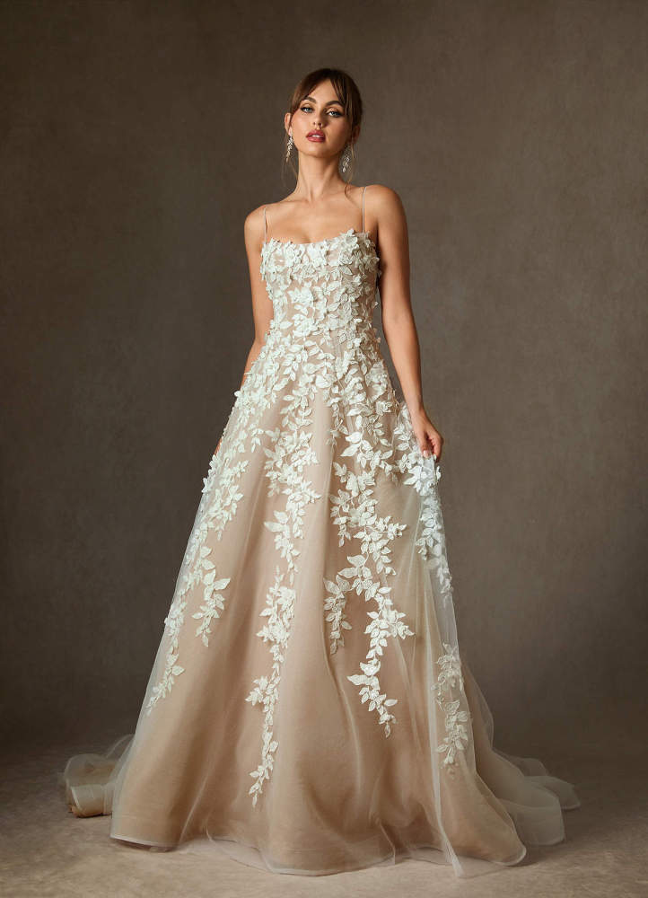elyessen  Diamond White Ball-Gown Lace Dress
