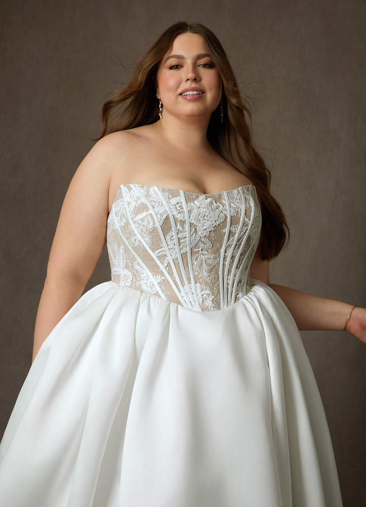 elyessen  Diamond White Ball-Gown Strapless Lace Dress