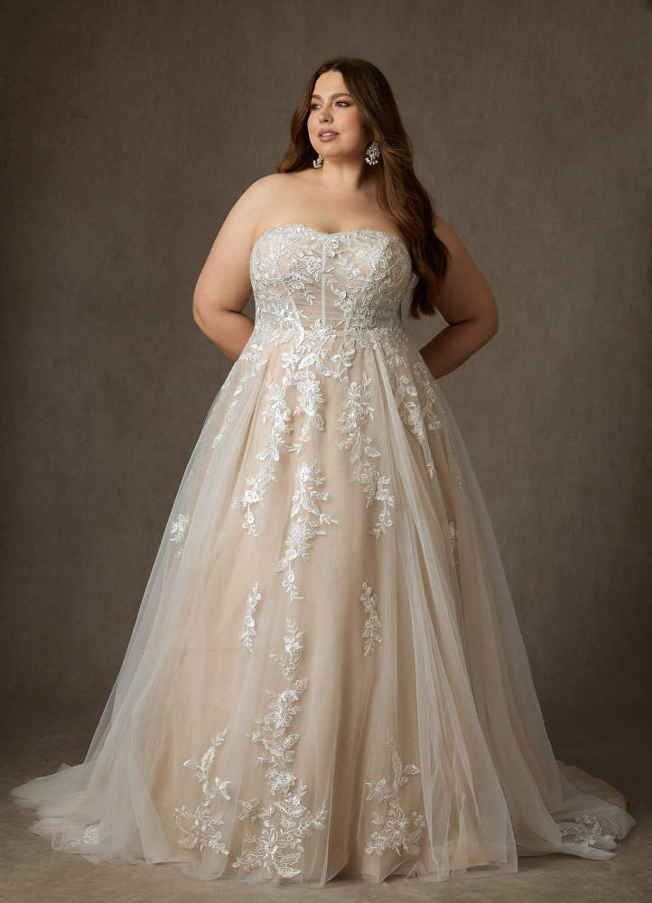 elyessen  Diamond White Ball-Gown Strapless Lace Dress